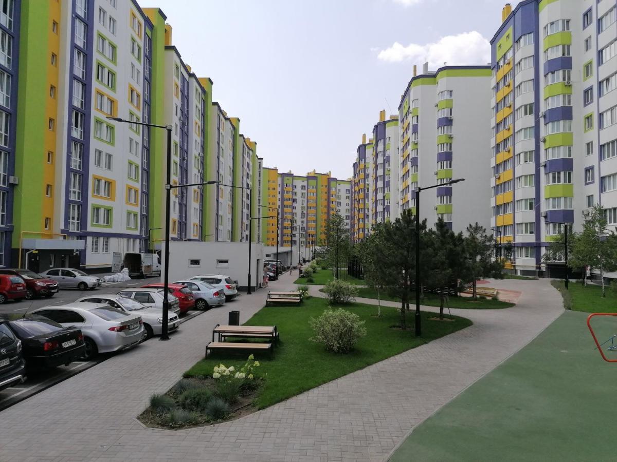 094 Жк Щасливий Нова Та Сучасна Квартира 키예프 외부 사진